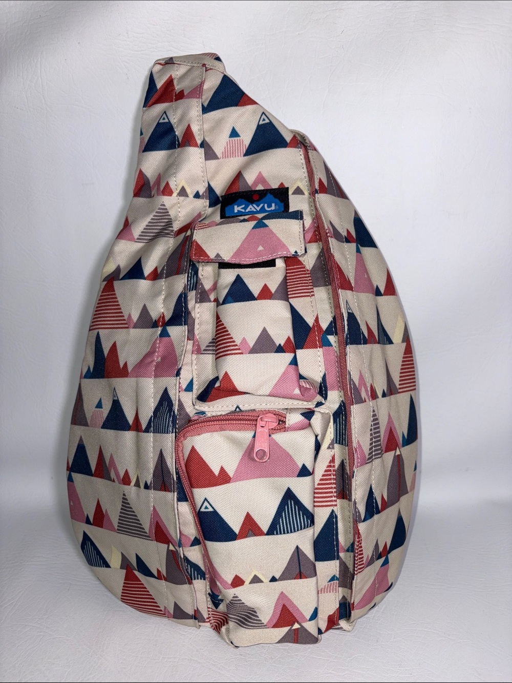 KAVU Pink, Navy & Cream Geo-Print Rope Sling Bag New No Tags